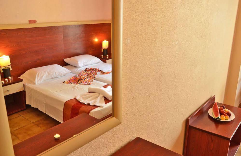 Mavrikos Hotel Планос Экстерьер фото