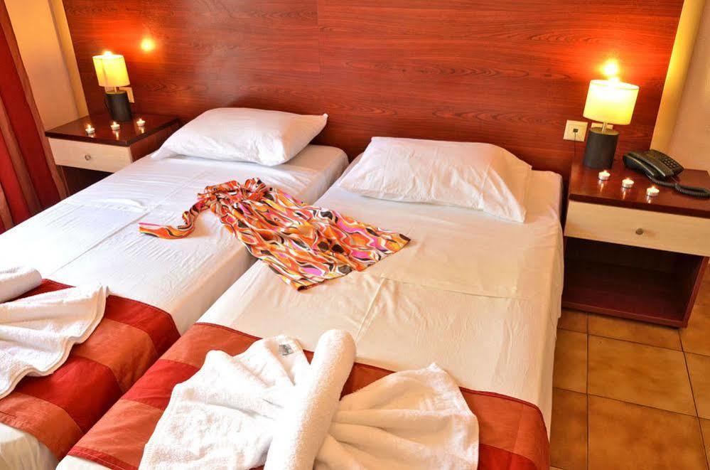 Mavrikos Hotel Планос Экстерьер фото